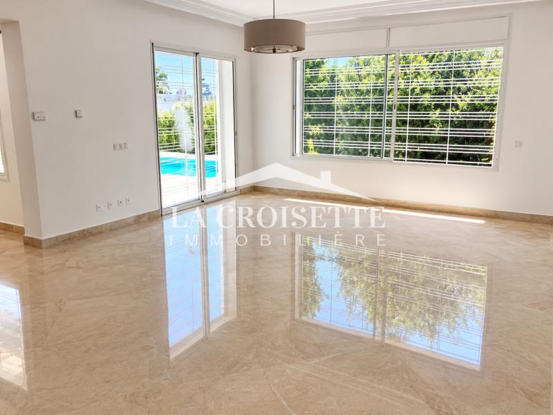 Villa S+4 avec piscine à Gammarth 